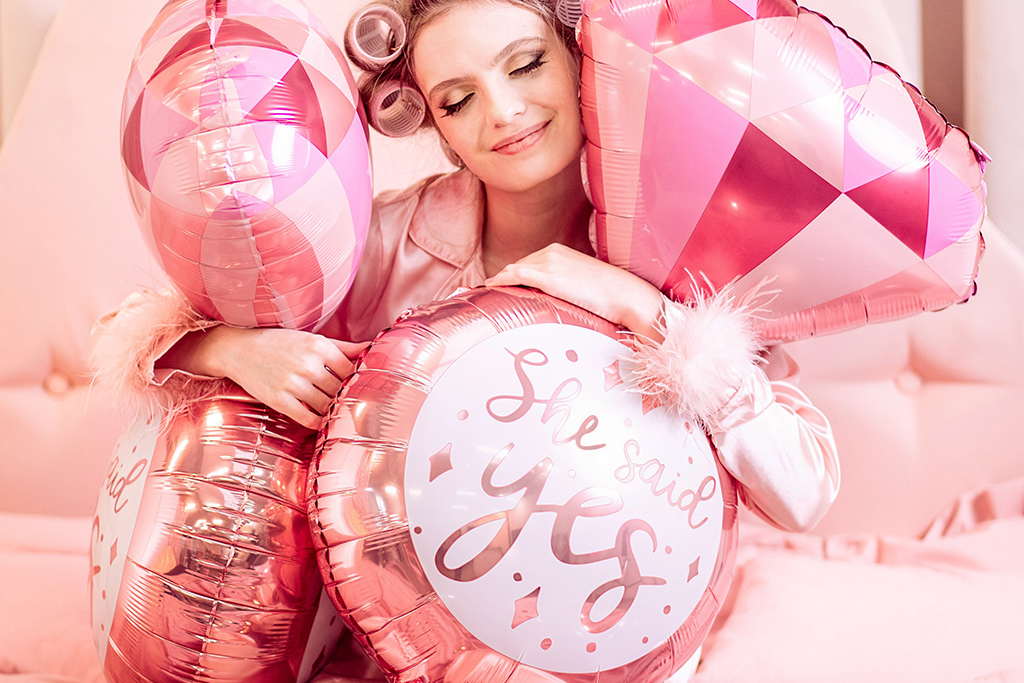 Roze folija balon u obliku prstena sa natpisom She Said Yes 72cm za devojačko veče
