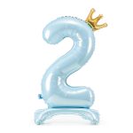 Svetlo plavi balon broj 2 sa krunicom – baby blue folija sa zlatnom krunicom i postoljem za sto, 102cm